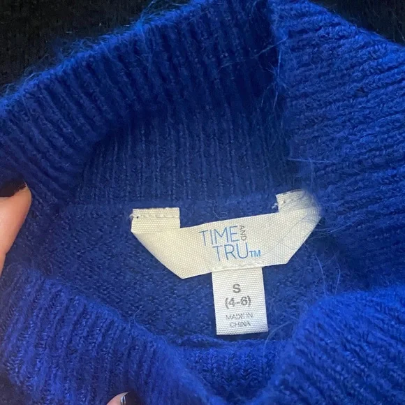 Black and Blue Mock neck Sweater Set - Picture 2 of 6